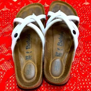 Sandal Birkenstock style.